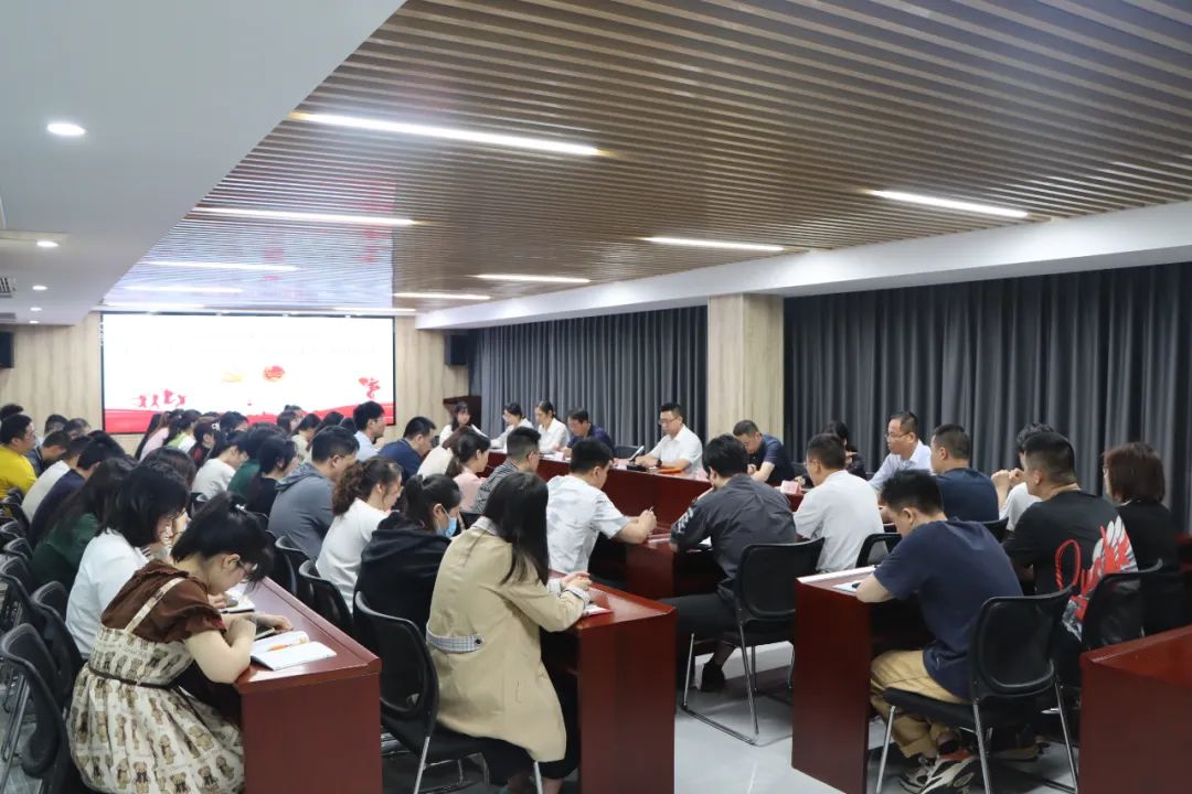 sbobet利记召开五四青年节座谈会并开展“青年先锋队”授旗仪式